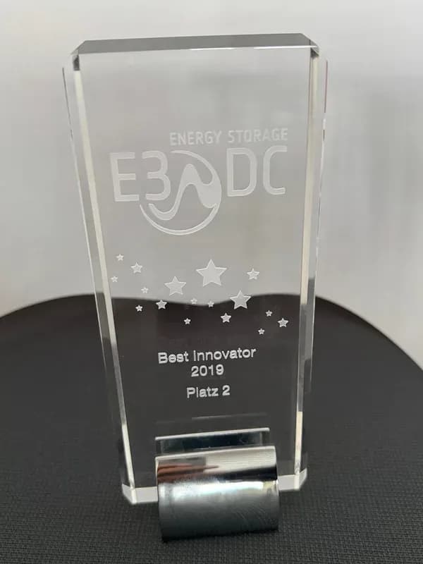 E3/DC-Pokal „Best Innovator 2019, Platz 2“ für es power