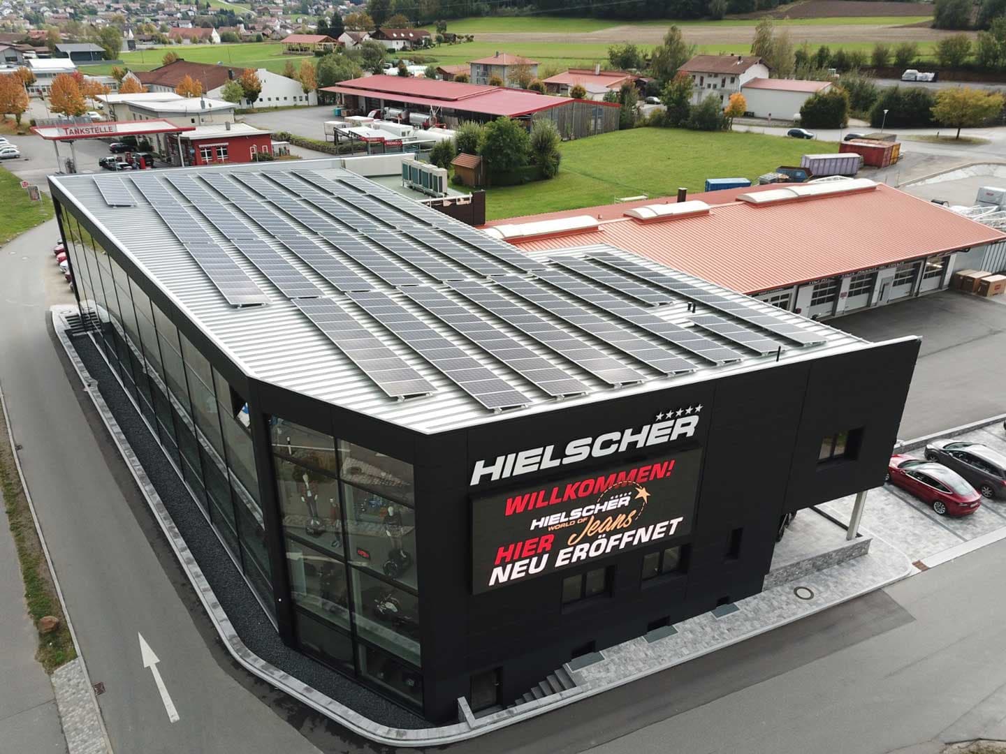 Photovoltaikanlage auf einem Gewerbedach